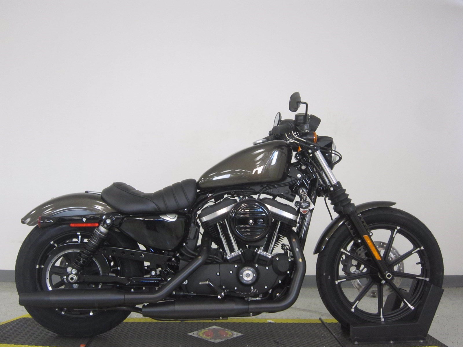 Featured image of post 2020 Harley-Davidson Sportster Iron 883 Xl883N